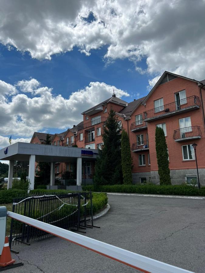 Готель Ягодин Starovoitove Extérieur photo